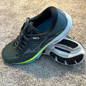 Women’s Mizuno Wave Rider 24. Size 10.5